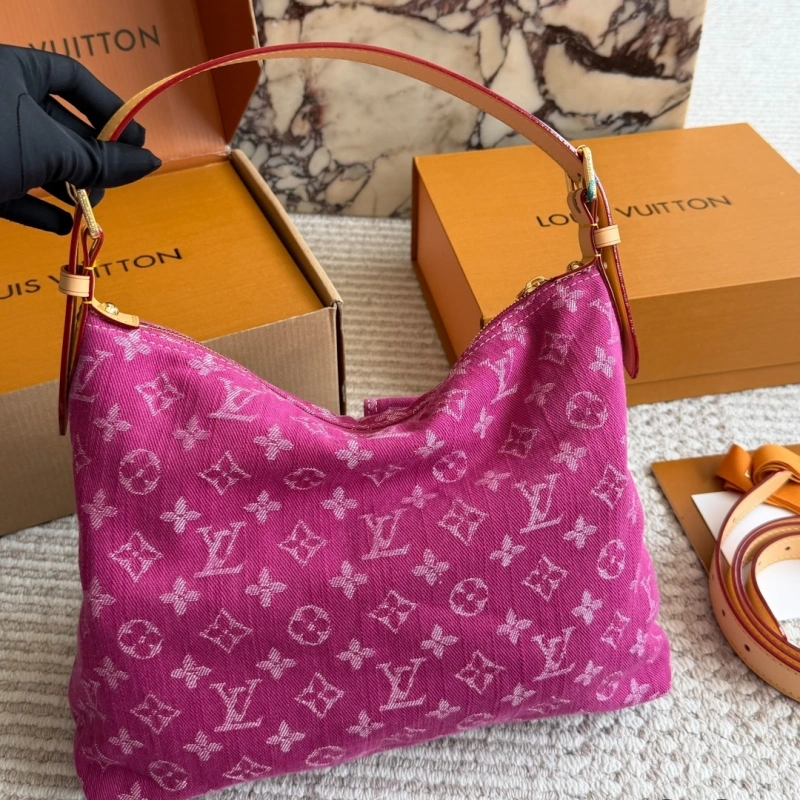 Denim bags are perfect for spring and summer-box