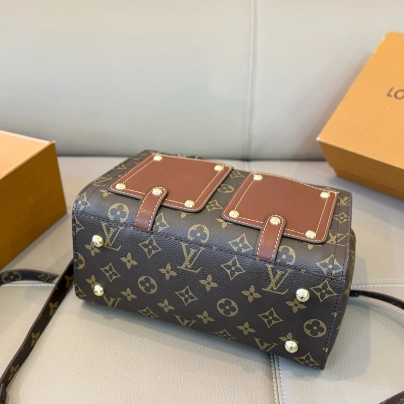 New 2-way shoulder and hand bag-no box