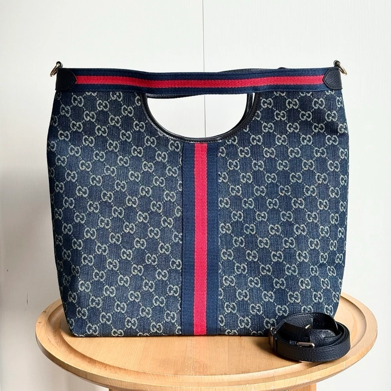 The new G family big tote-no box