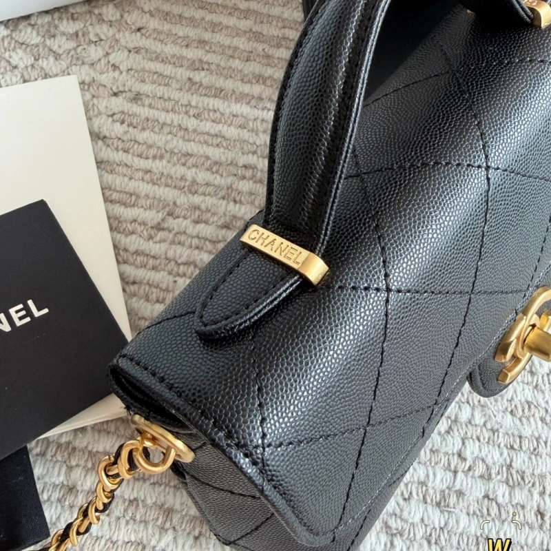 Pique Texture Flap Bag with Gold-box