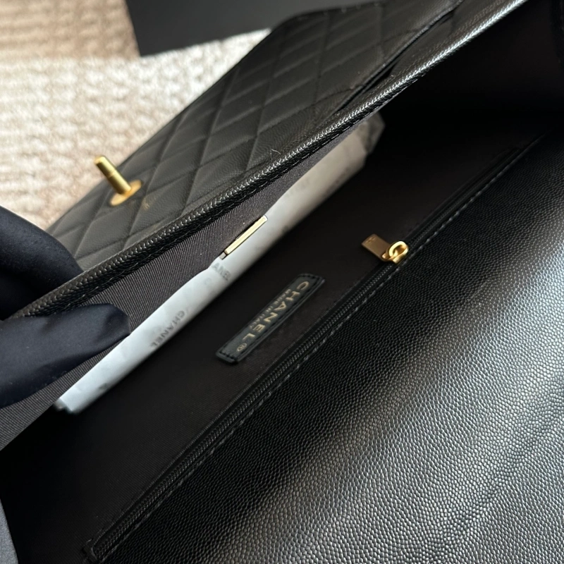 Caviar patent leather backpack-box