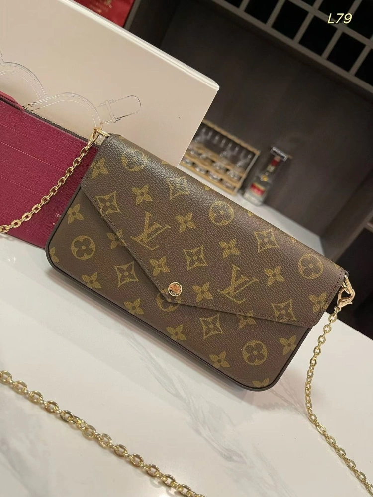 3-in-1 chain crossbody bag on the shoulder-comes with gift box