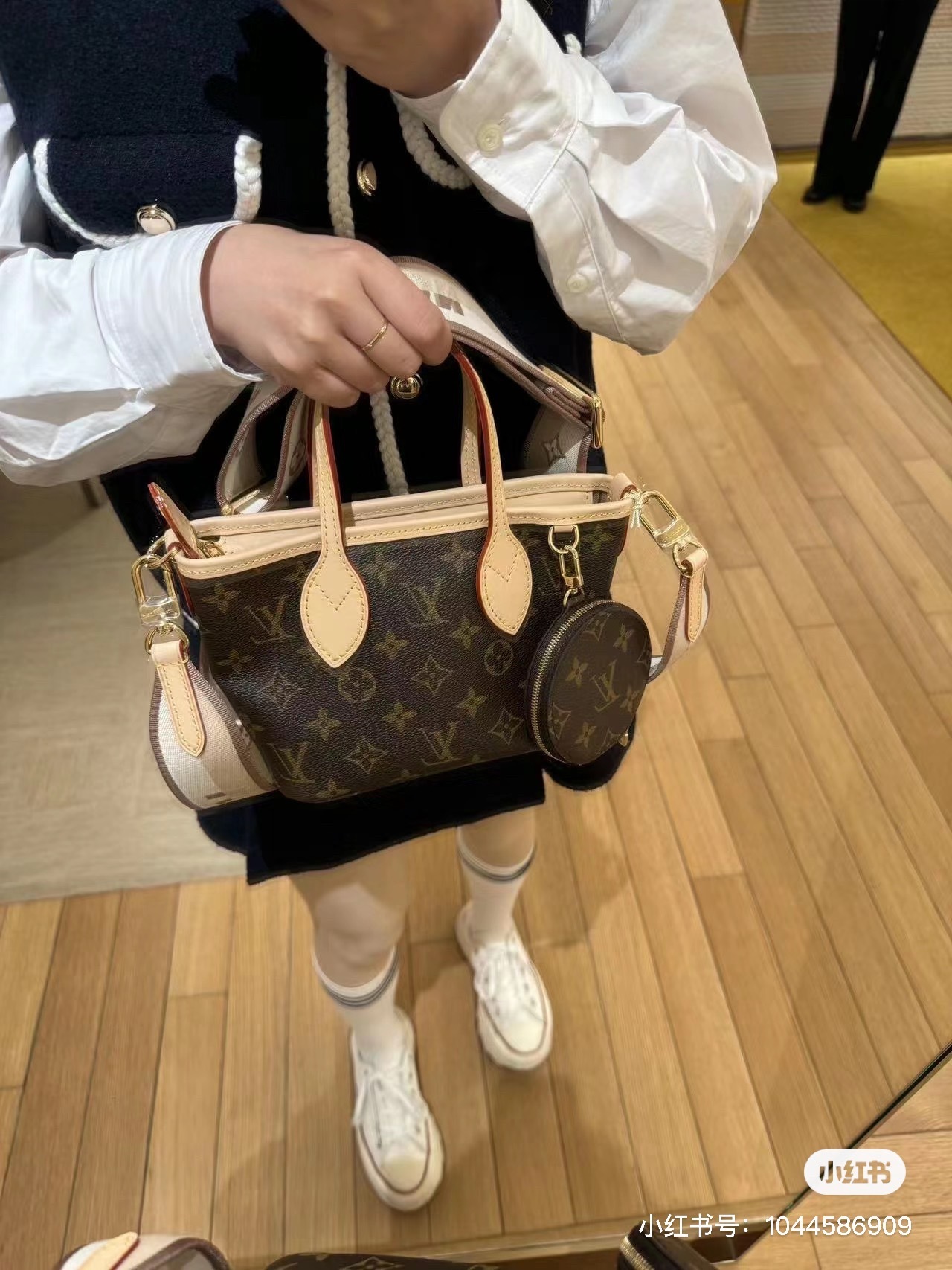 New classic old-fashioned wide-shoulder lv13 tote bag versatile retro mediaeval bag handbag one-shoulder cross-body bag-with packaging box