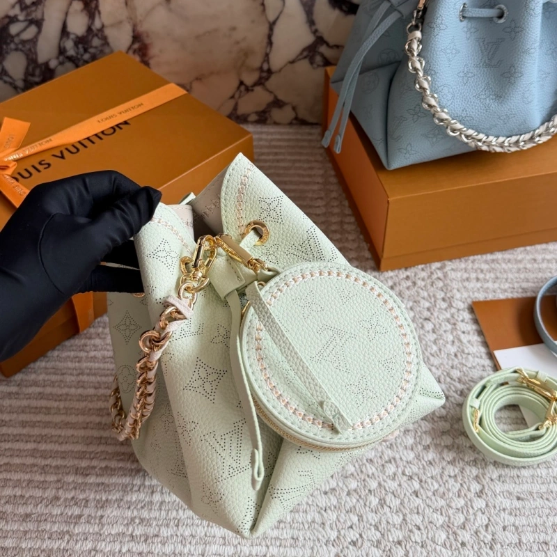 Broderie anglaise calfskin-box