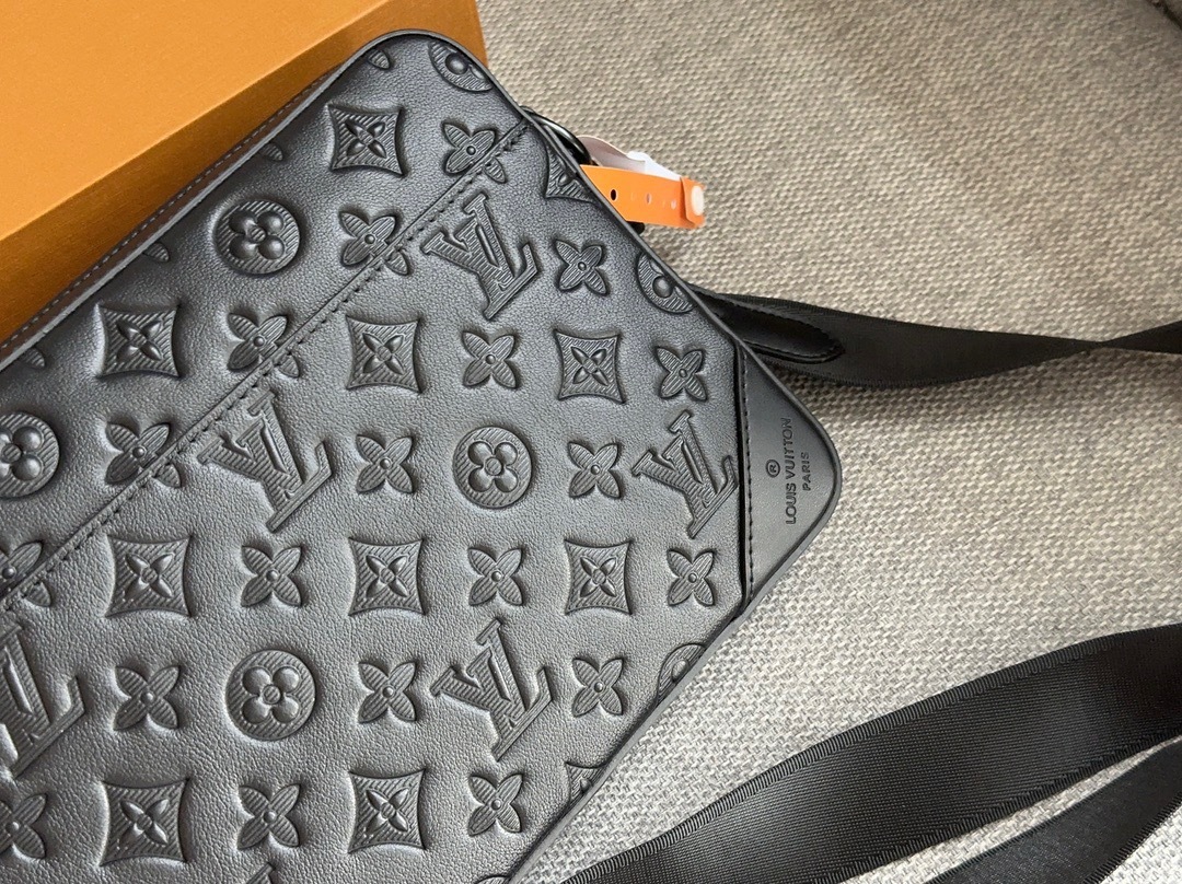 Single shoulder crossbody bag, female postman, male bag, backpack, hand-held wallet, fashionable and versatile-without packaging box
