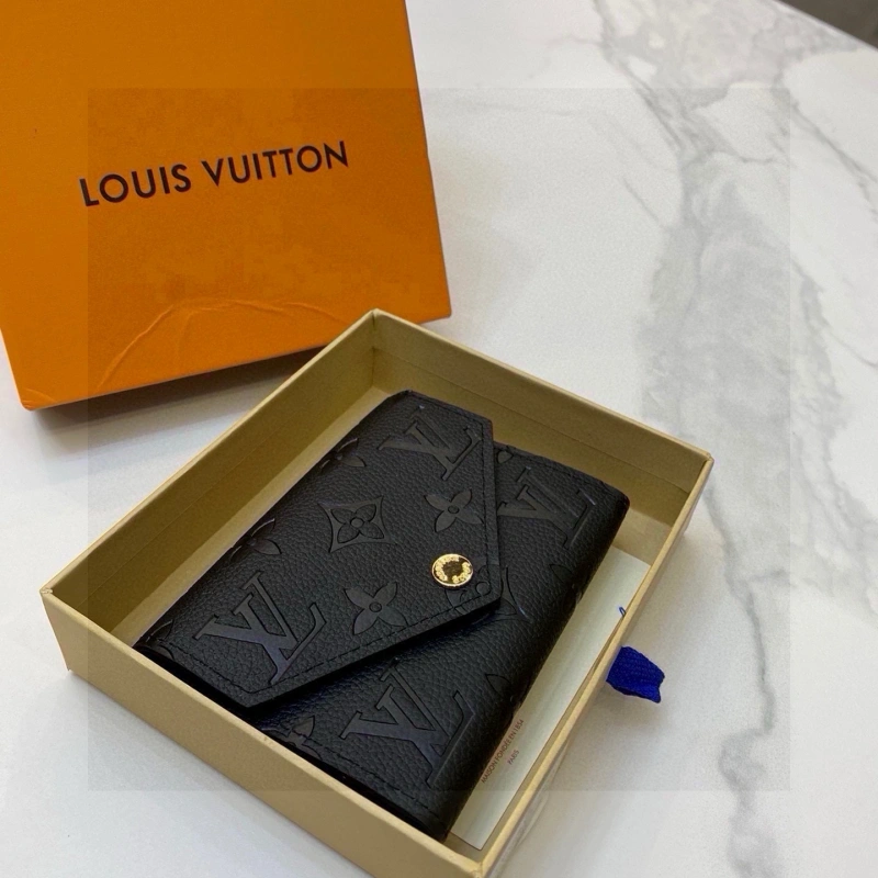 Women’s wallet , all cowhide inside and out-box