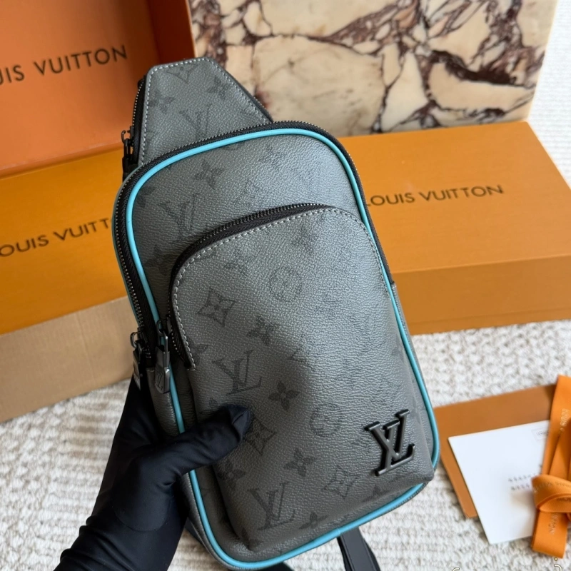 Fashionable and Versatile Men’s Chest Bag-box