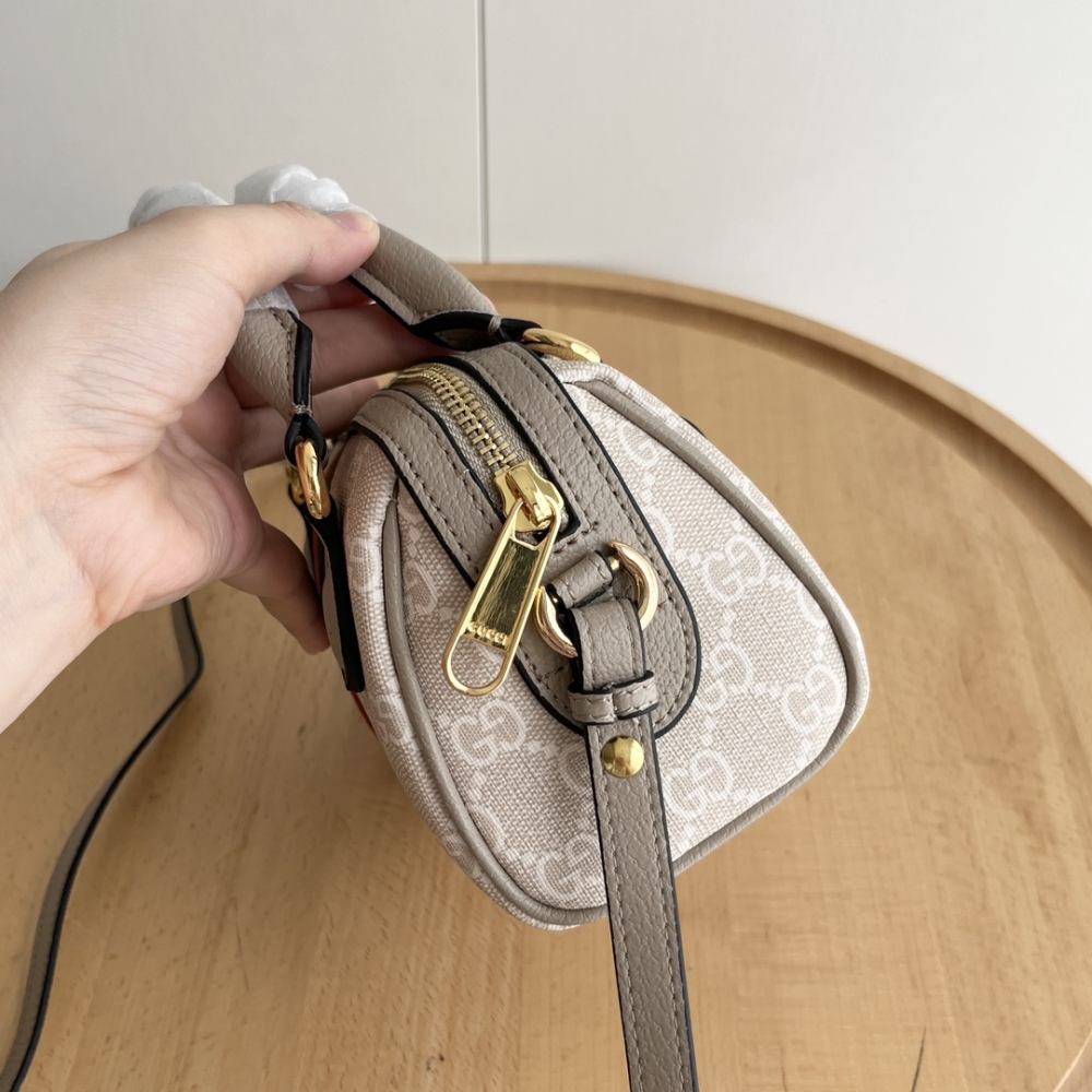 Fashionable and trendy universal bucket, hand-held crossbody camera, baguette, mailman, saddle bag-without packaging box