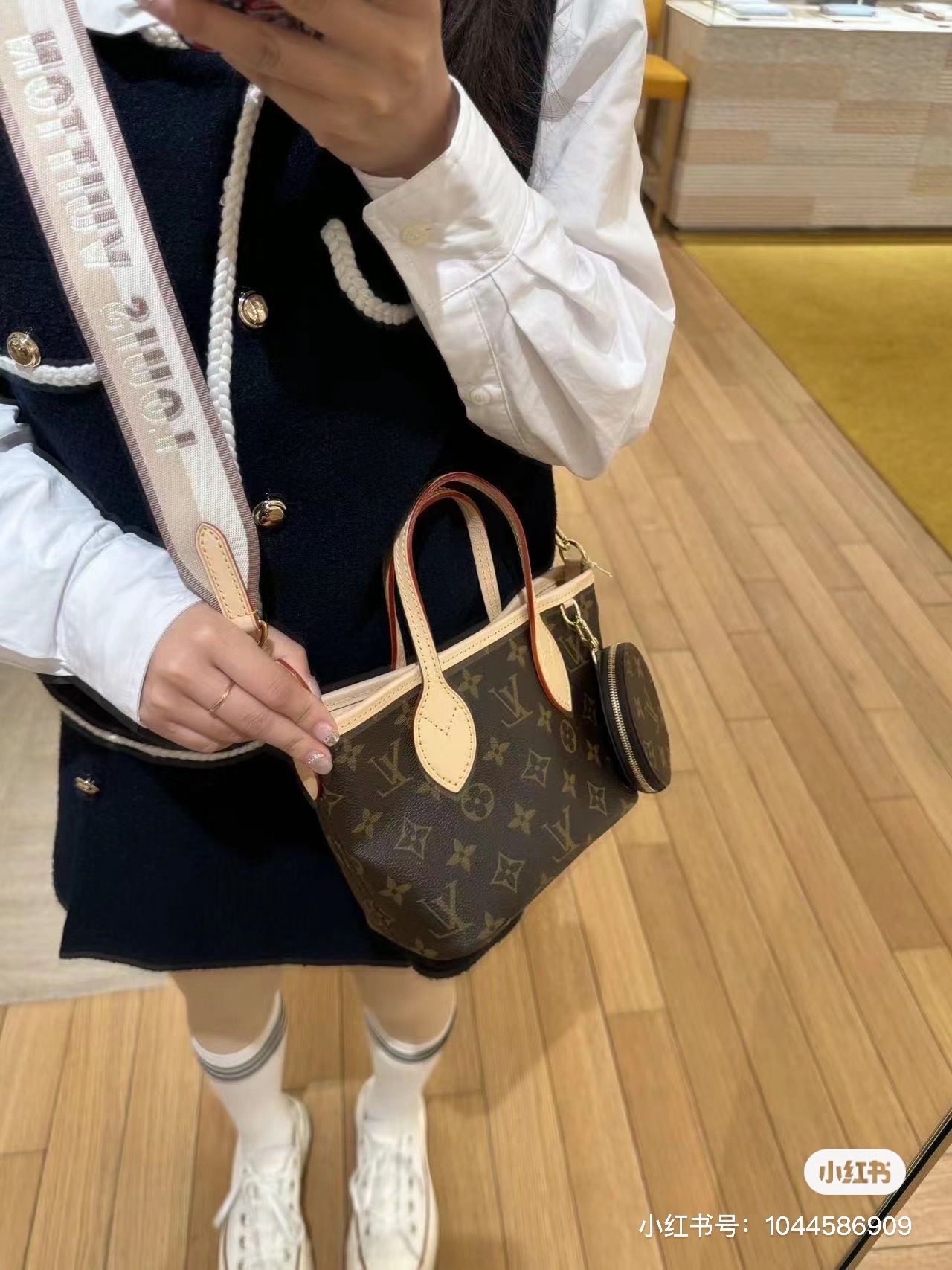 New classic old-fashioned wide-shoulder lv13 tote bag versatile retro mediaeval bag handbag one-shoulder cross-body bag-with packaging box