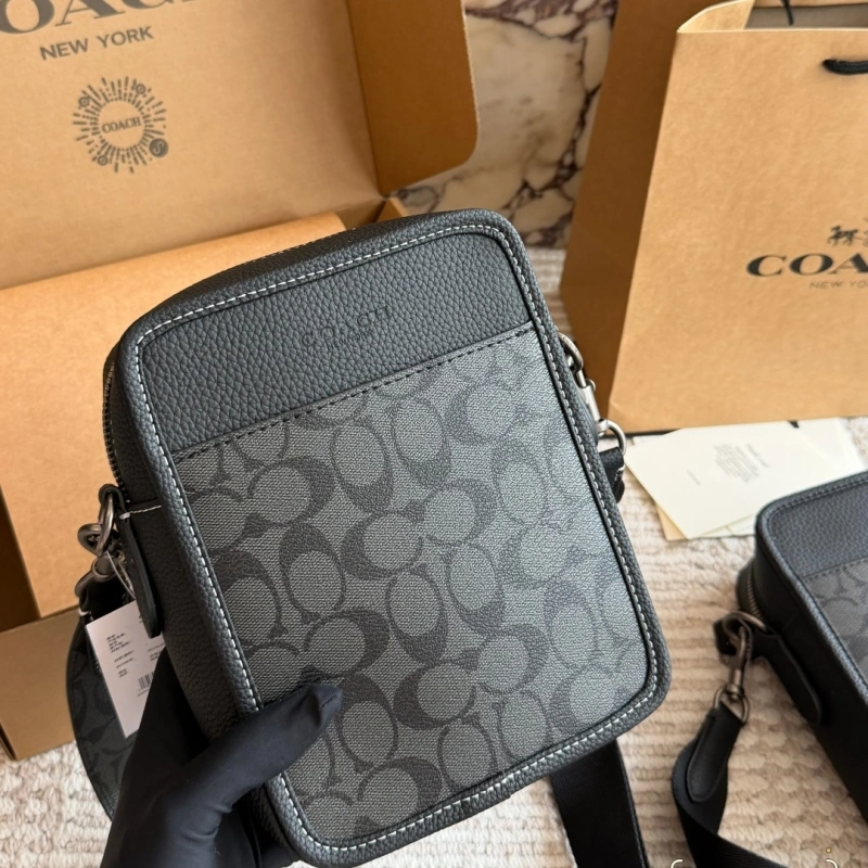 C’s new arrival: Black camera bag-box