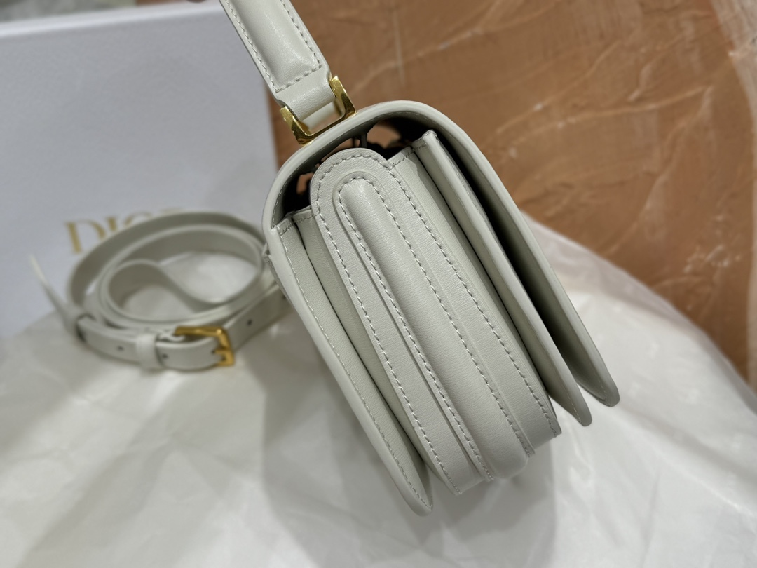 Crossbody Handheld Versatile Elegant Bag Classic Simple Women’s Bag-comes with gift box