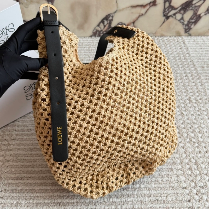 “Such a beautiful straw bag for summer.”-no box