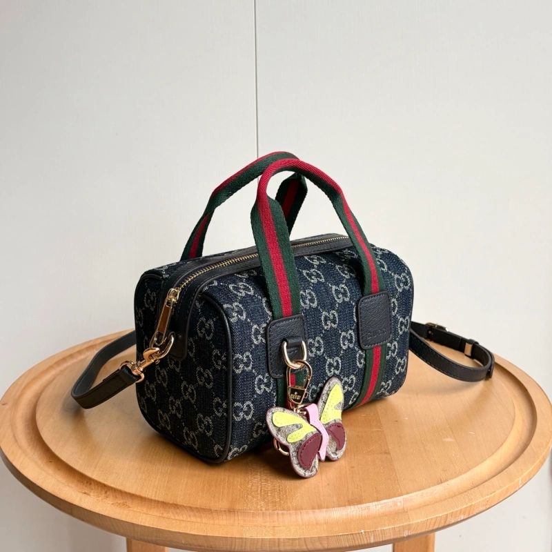 New pillow bag Pendants not included-box