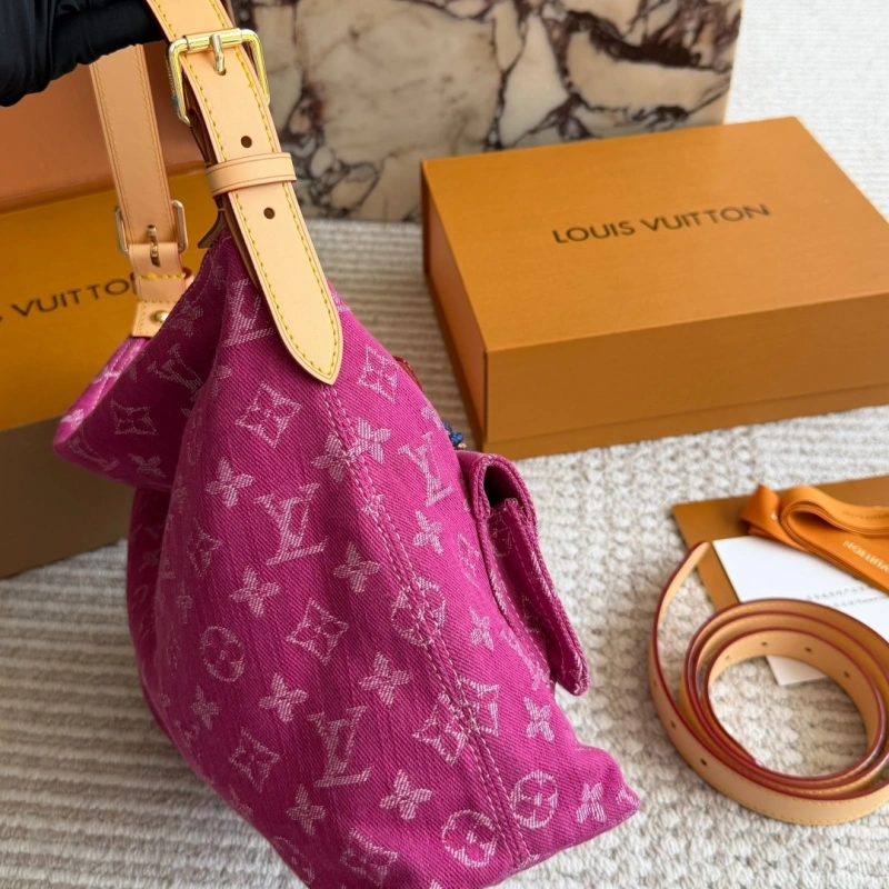 Denim bags are perfect for spring and summer-box