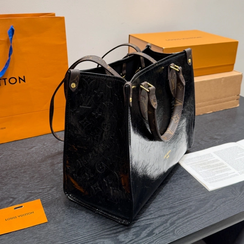 New Limited Edition Glossy Cracked Texture Jungle Tote-no box