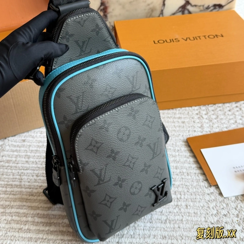 Fashionable and Versatile Men’s Chest Bag-box