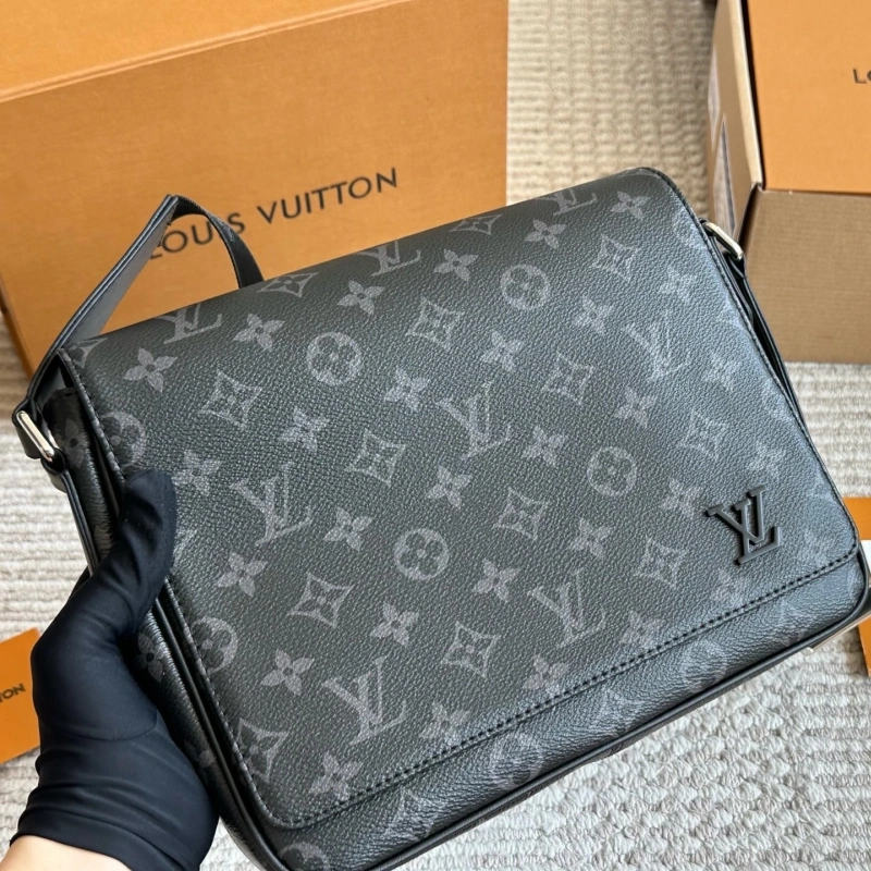 Classic flap messenger bag-box