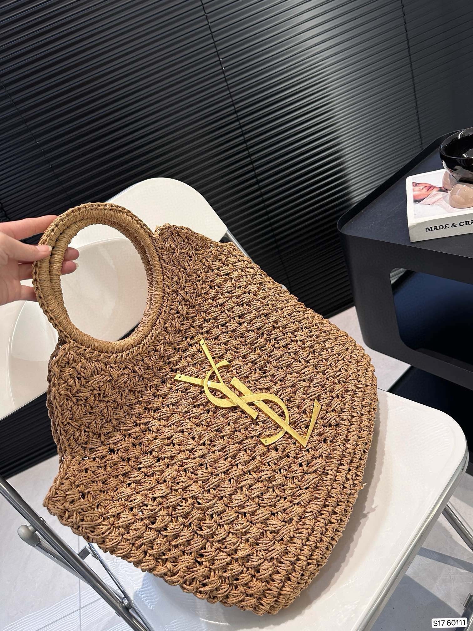 Large capacity niche design casual zipper tote bag backpack bag trendy relief handbag shoulder bag-Without  box
