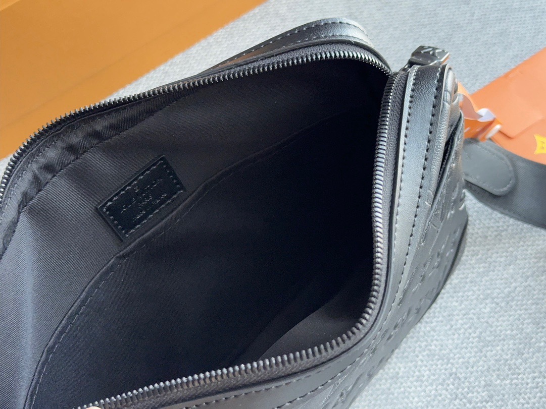 Single shoulder crossbody bag, female postman, male bag, backpack, hand-held wallet, fashionable and versatile-without packaging box