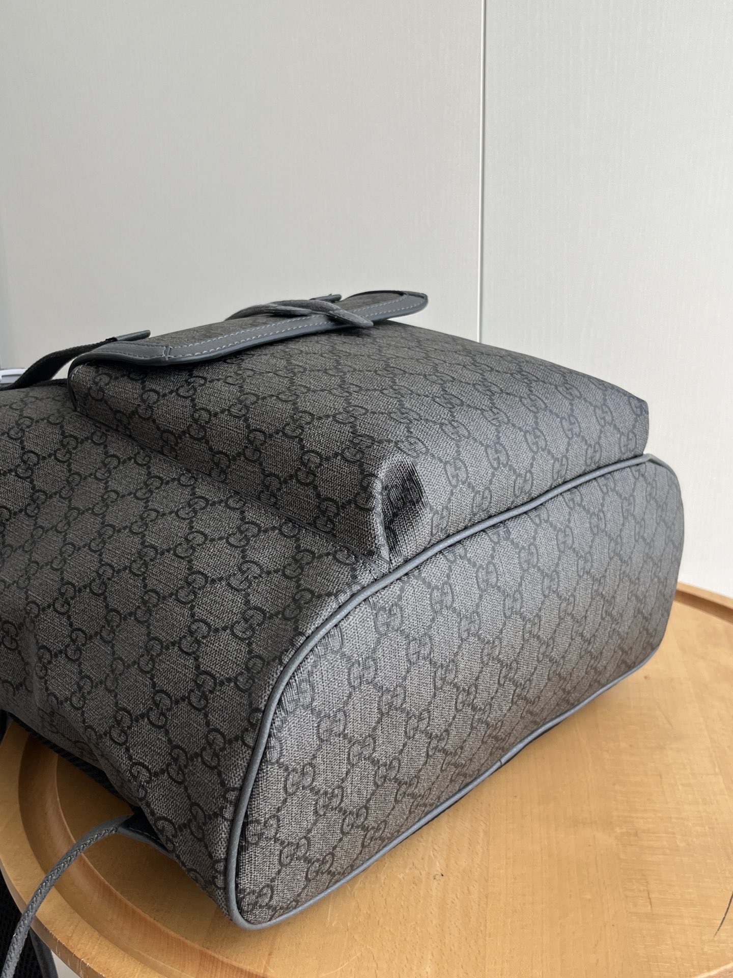 Popular bucket bag shoulder bag handbag light luxury backpack simple shoulder bag men’s and women’s single commuter-without packaging box
