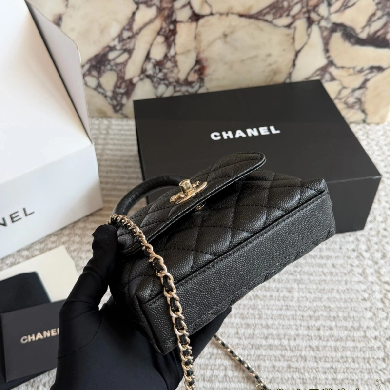Elegant Pebbled Leather Tote – Timeless Cowhide Design with Scratch-Resistant Texture for Daily Use-box