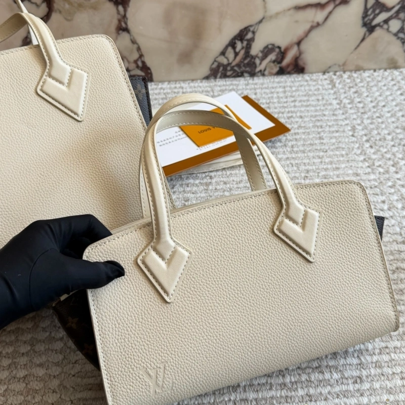 L’s new arrival: Full-grain cowhide shoulder bag / handbag-box
