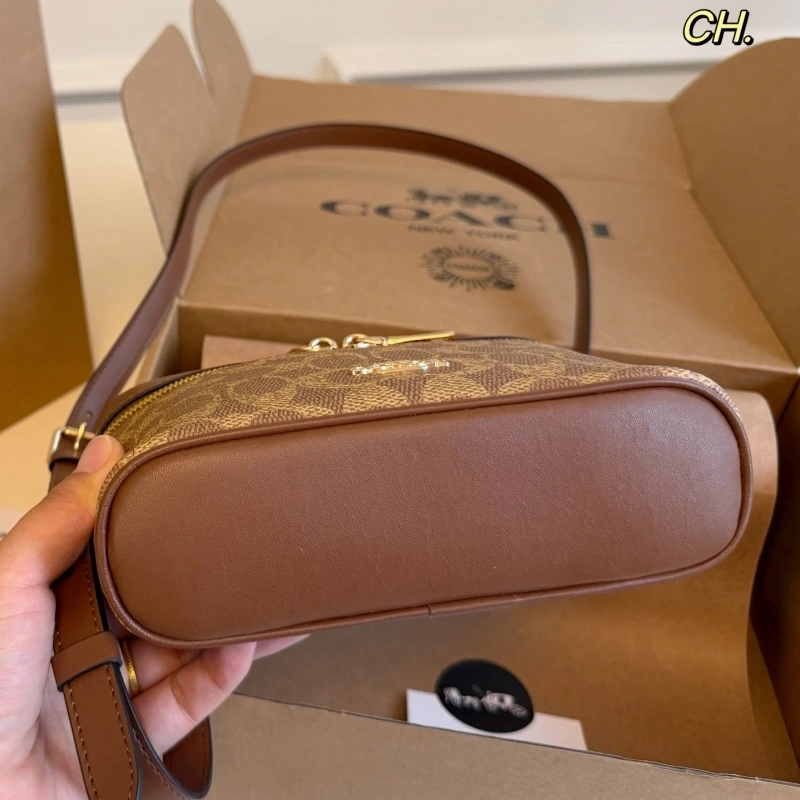 Handheld with detachable shoulder strap-box