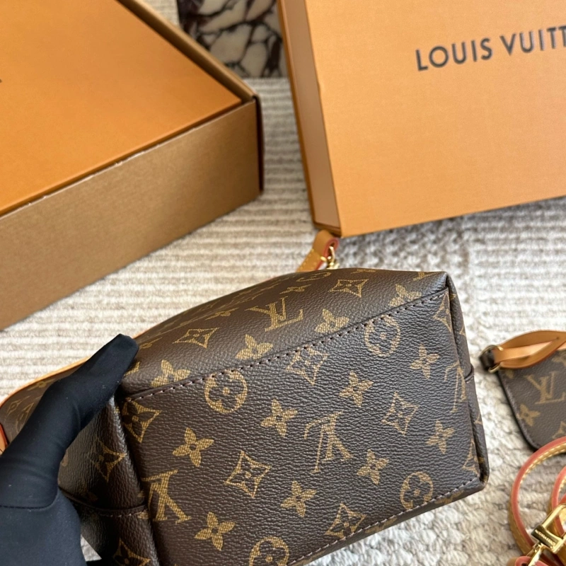 Old-fashioned canvas + vegetable-tanned leather red and brown lining-box