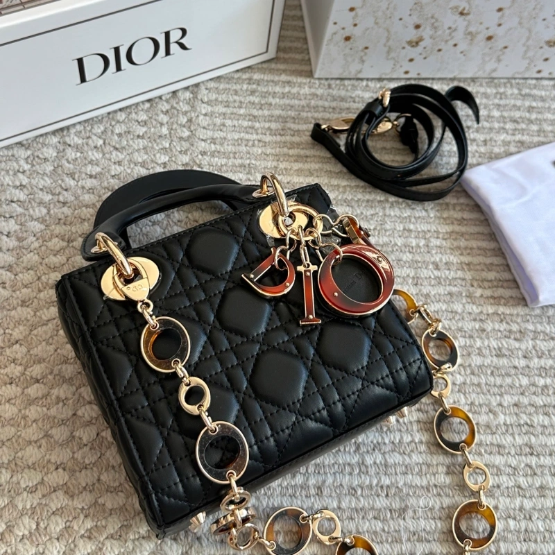 The D family is a concubineHigh-end quality-box