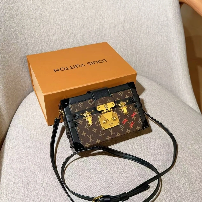 Hard square box-box