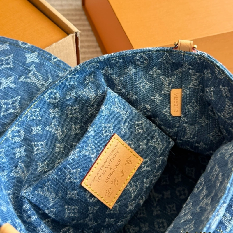 Small denim backpack-box