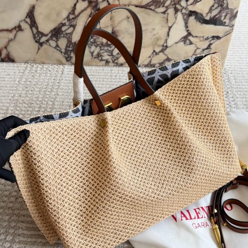 Unique color-blocking with exquisite stitching. Super versatile for any look you desire-no box