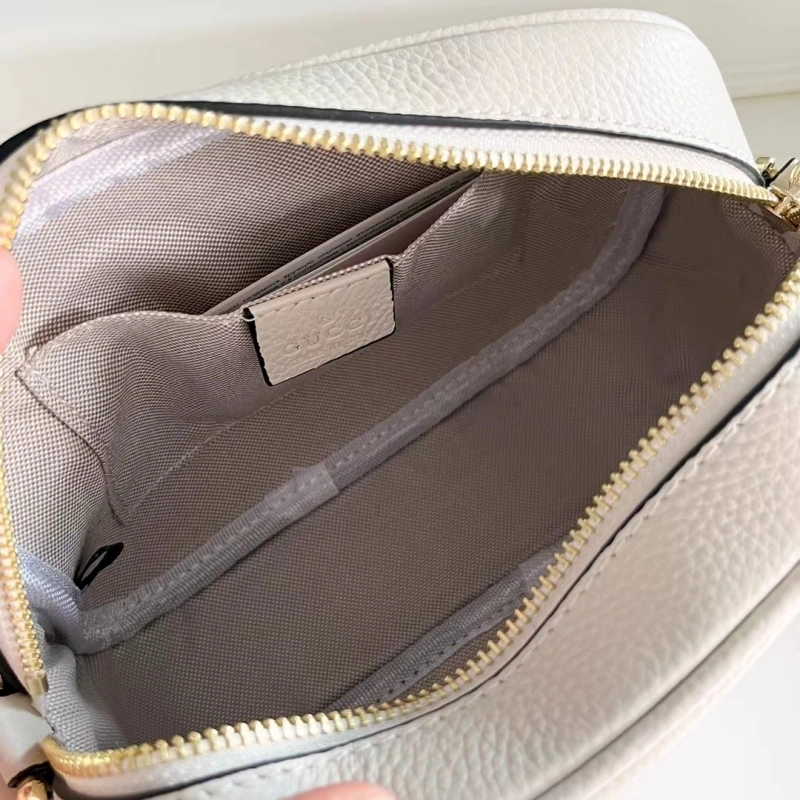 “The classic beige is back!”-box