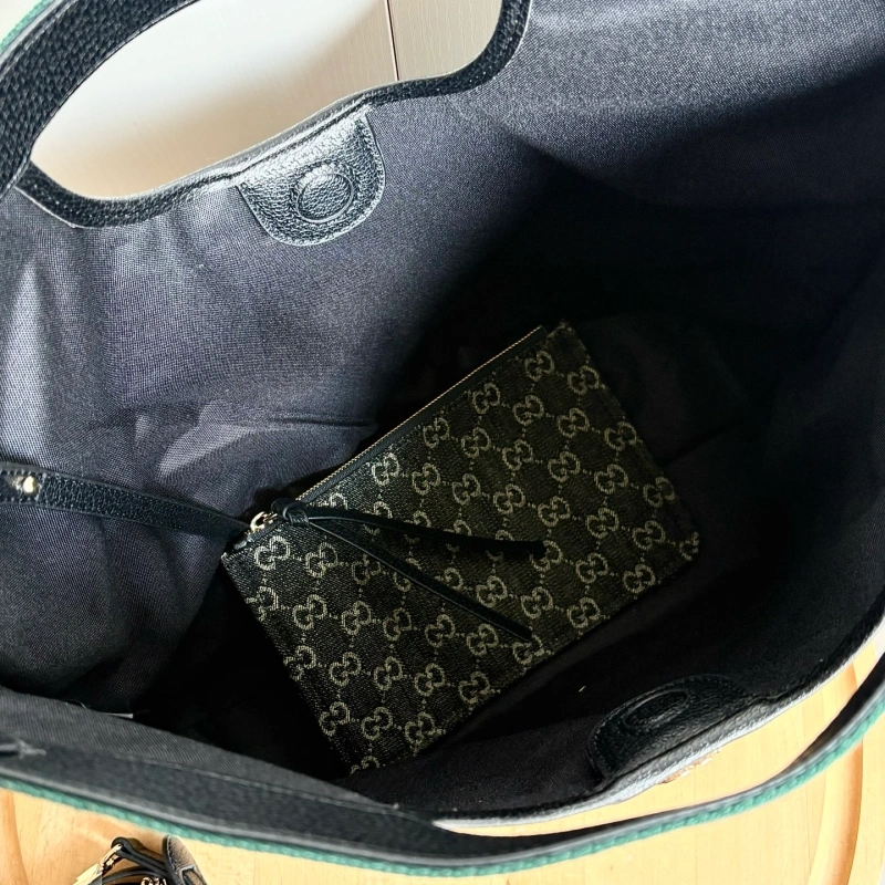 The new G family big tote-no box