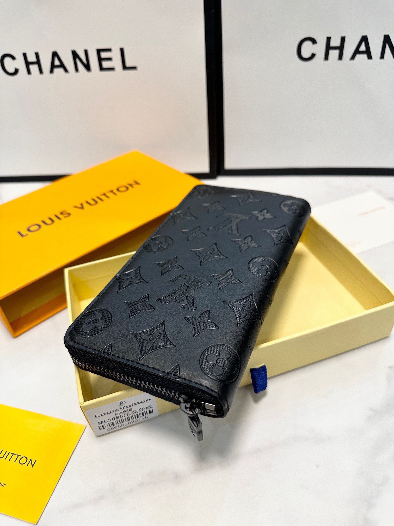 Old flower makeup bag, women’s new style, large capacity daily cosmetics storage bag, wash bag, fashionable, light luxury trend-comes with gift box