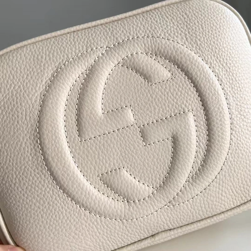 “The classic beige is back!”-box