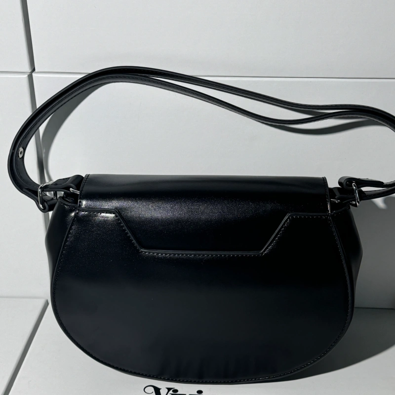 Black oil wax leather swallow bag-box