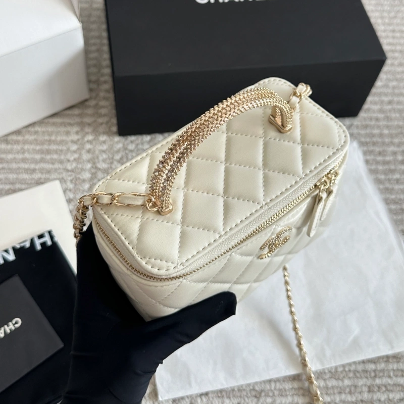 Glossy gold label diamond plaid sheepskin handle long box bag-box