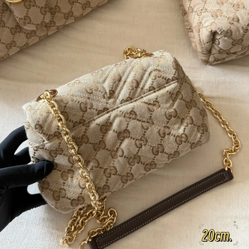 Ultimate Old Money Style: V-Shaped Diamond Quilted Design-box