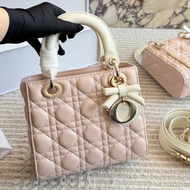 D’s Lady Dior bow-box