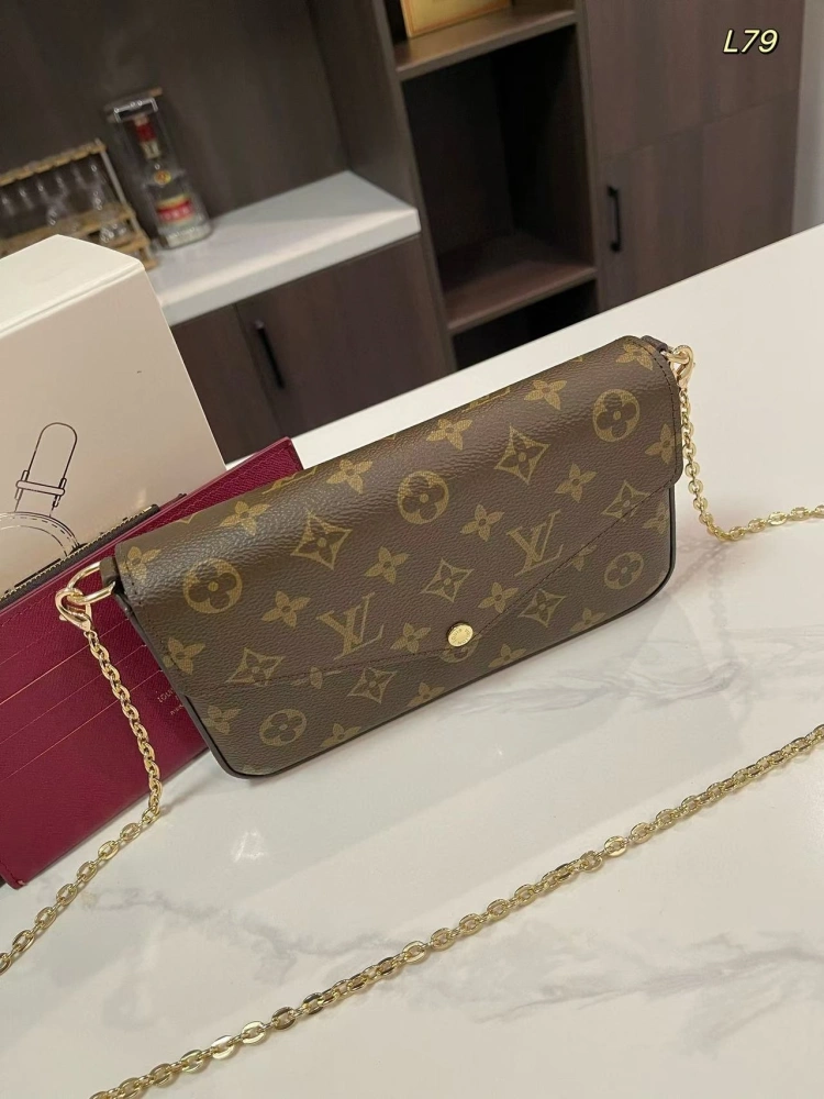 3-in-1 chain crossbody bag on the shoulder-comes with gift box