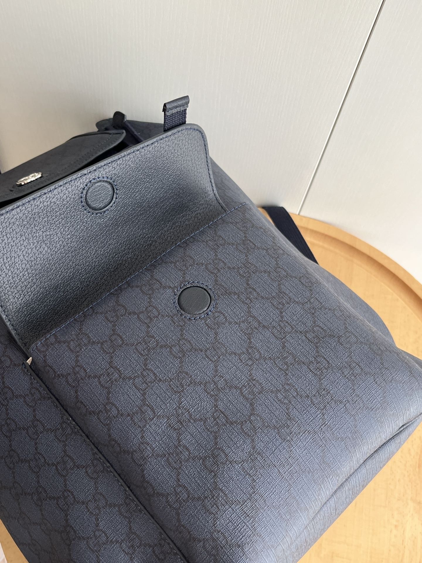 Popular bucket bag shoulder bag handbag light luxury backpack simple shoulder bag men’s and women’s single commuter-without packaging box