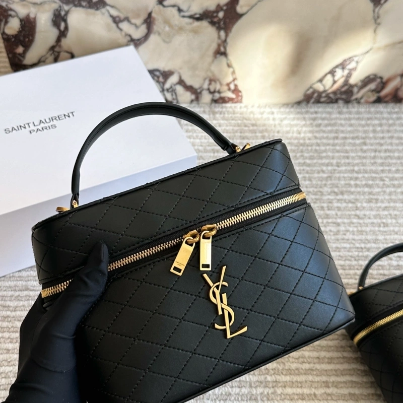 It can be carried by hand or worn crossbody, and it’s very comfortable to wear-box