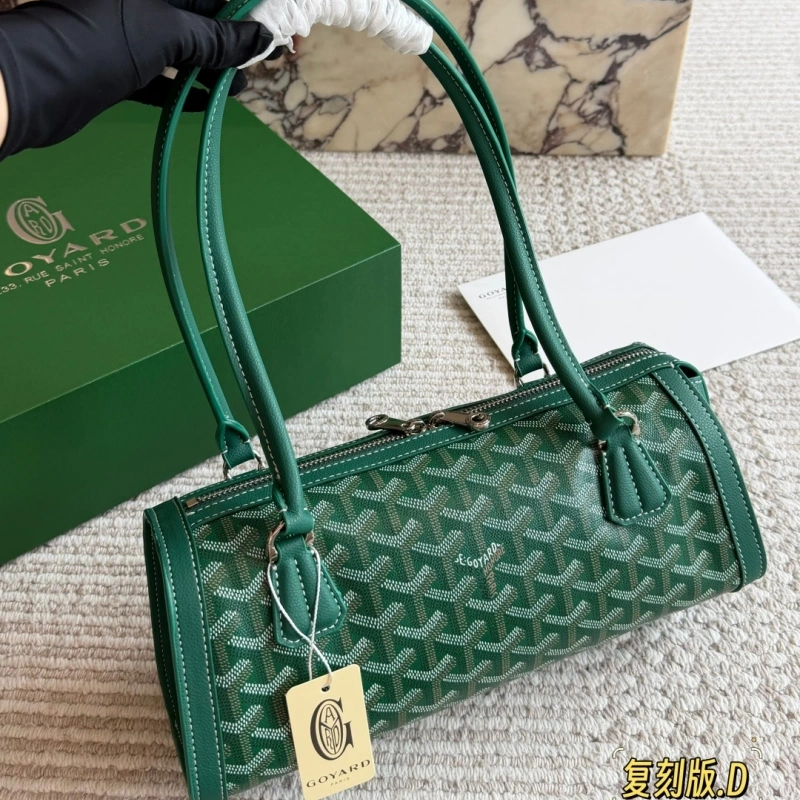 An easy-to-match Baguette Bag for daily wear-box