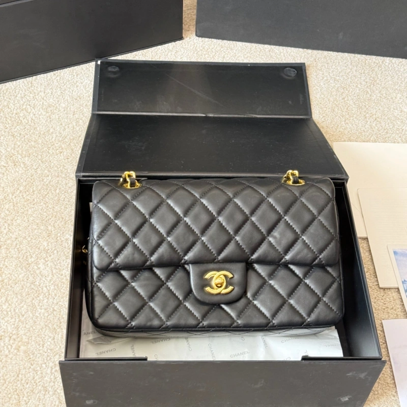 Classic Flap Bag with Chain Strap-box