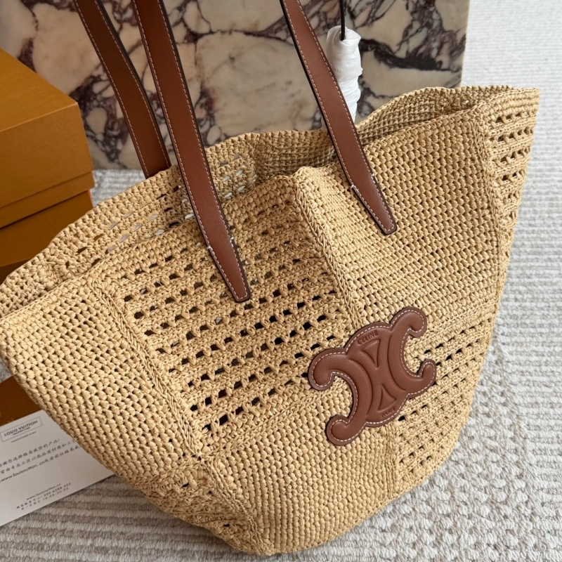 Vacation vibes with my new straw tote-no box