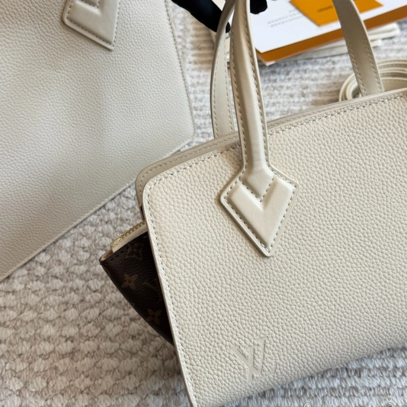 L’s new arrival: Full-grain cowhide shoulder bag / handbag-box