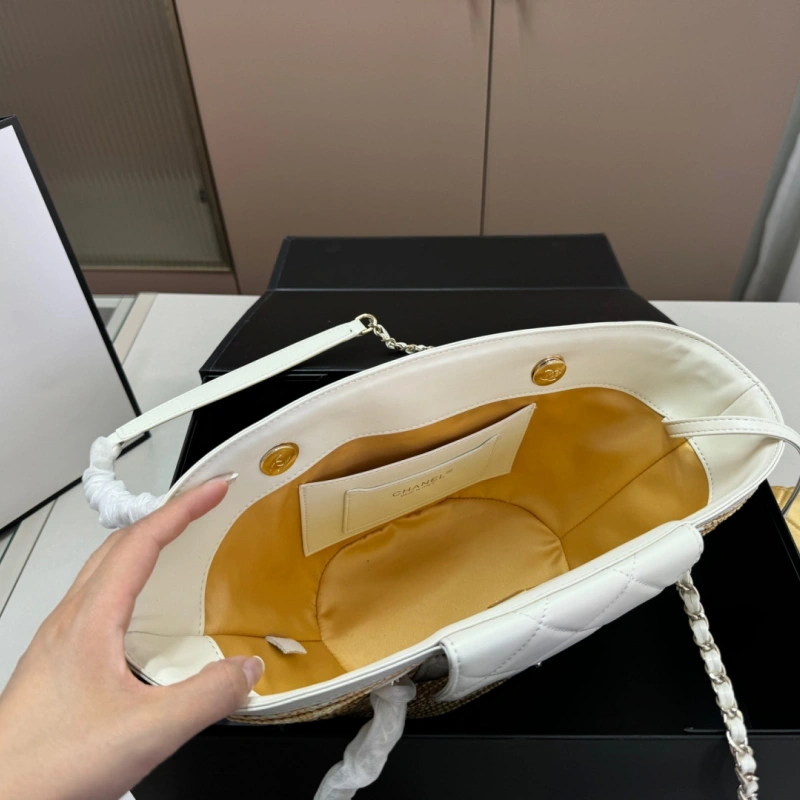Chain-strap Woven Shopper-box