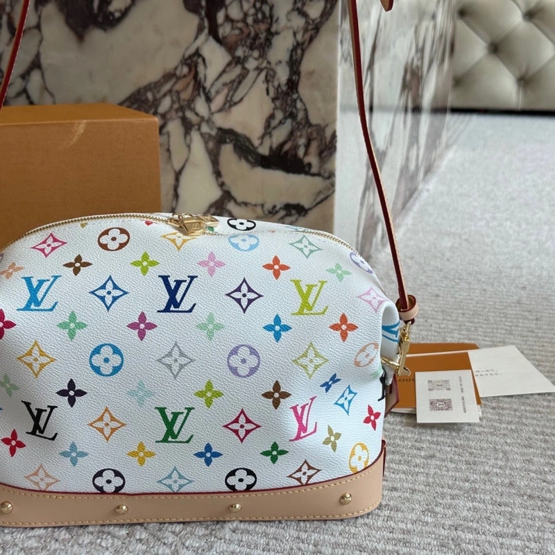 A favorite double-zipper toiletry bag-box