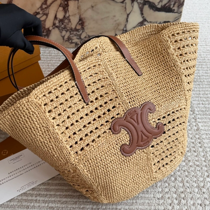 Vacation vibes with my new straw tote-no box
